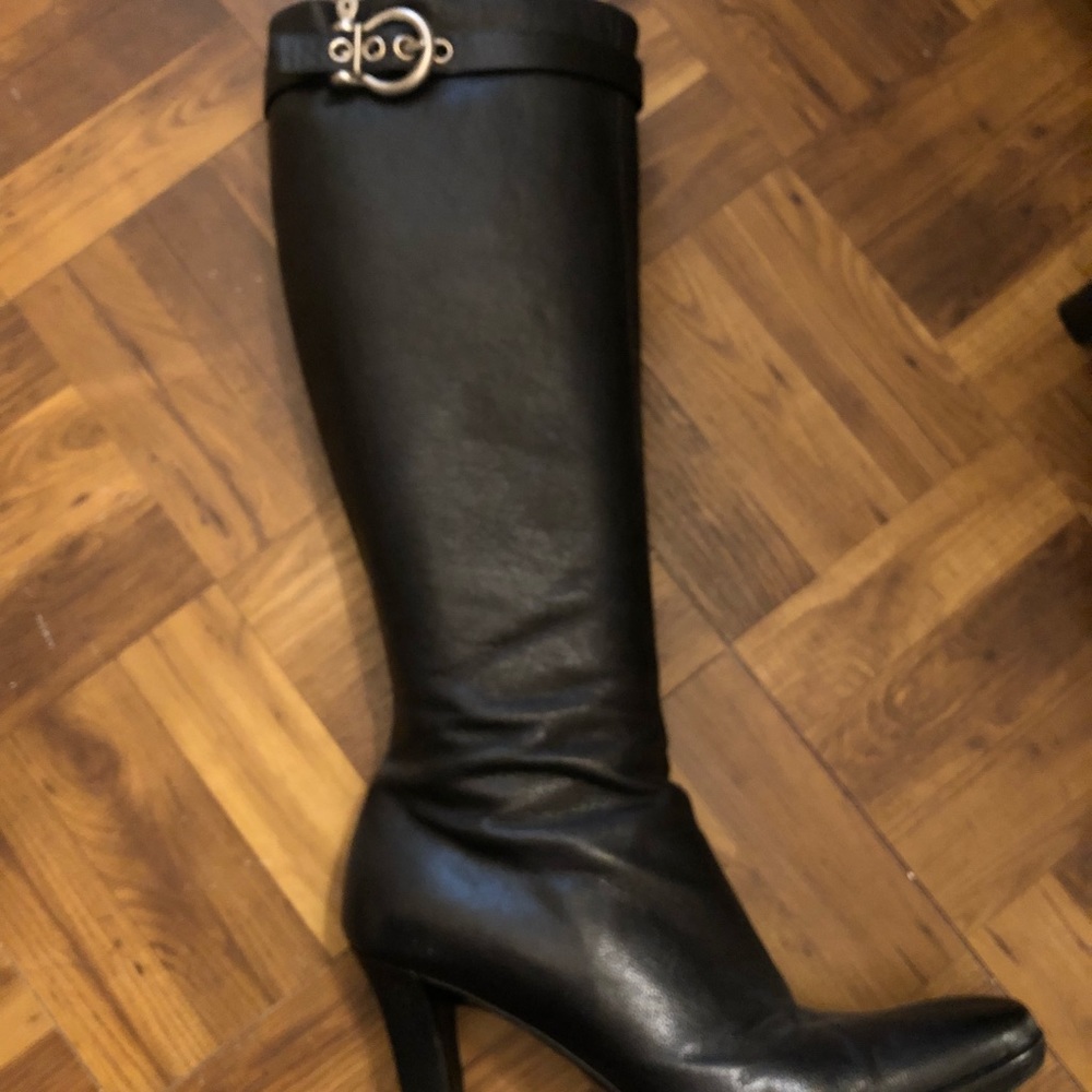Burberry knee high Boots